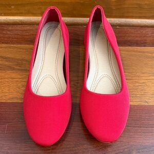 Obtaom Women's Red Round Toe, Textile, Low Dress Heels, Size 10